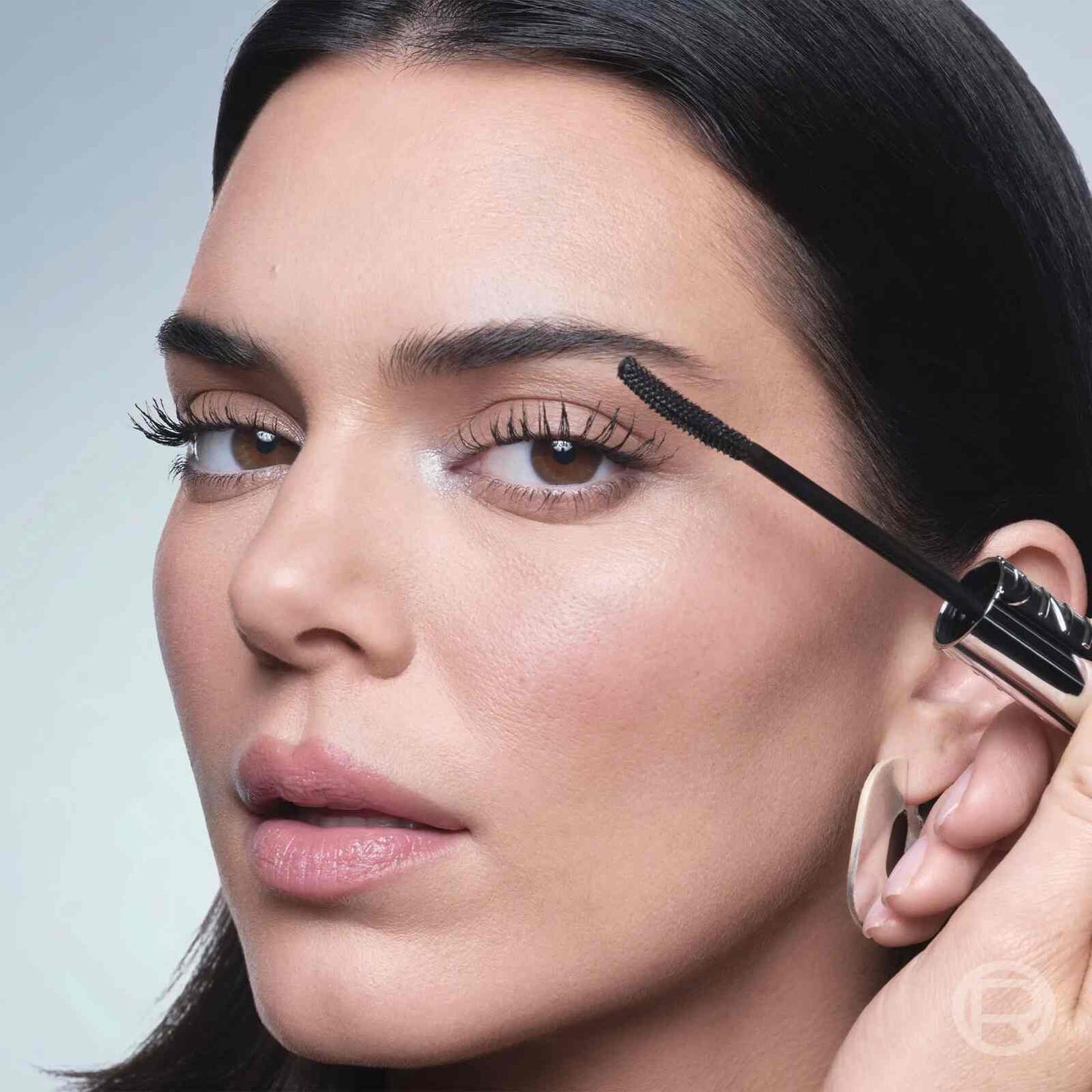 Longer Lashes Instantly with Lash Extension Mascara